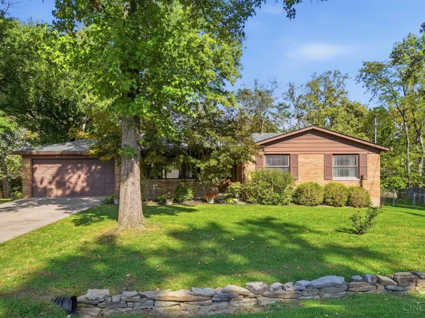 6996 Gary Lee Dr, West Chester, OH 45069