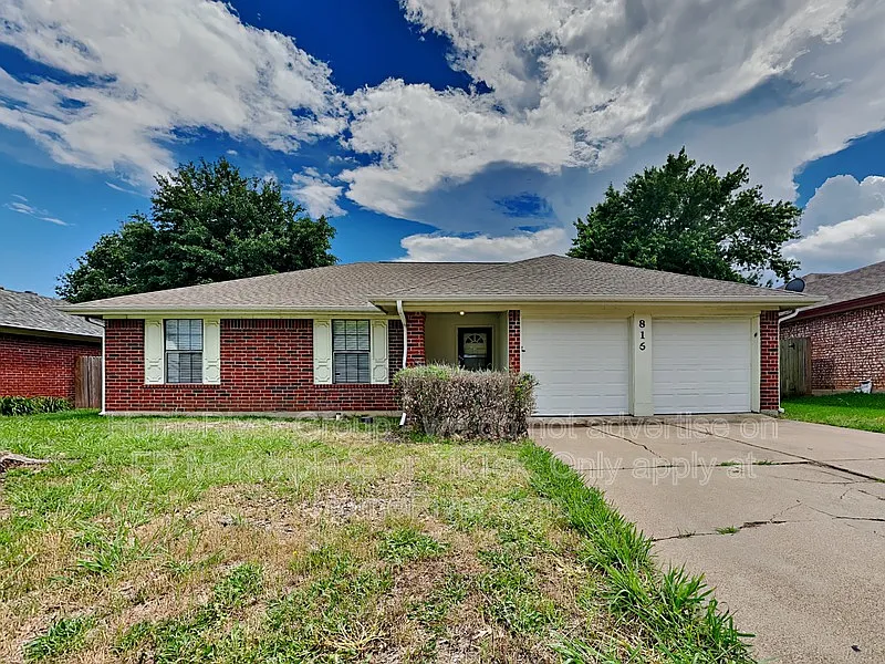 3 bed, 2.0 bath, 1182 sqft, $1,995 — Photo 1