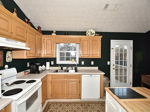 5th image of 299 Silverwood Dr