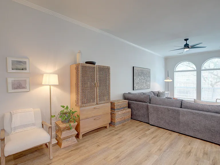 4117 Gazley Ln — Photo 12