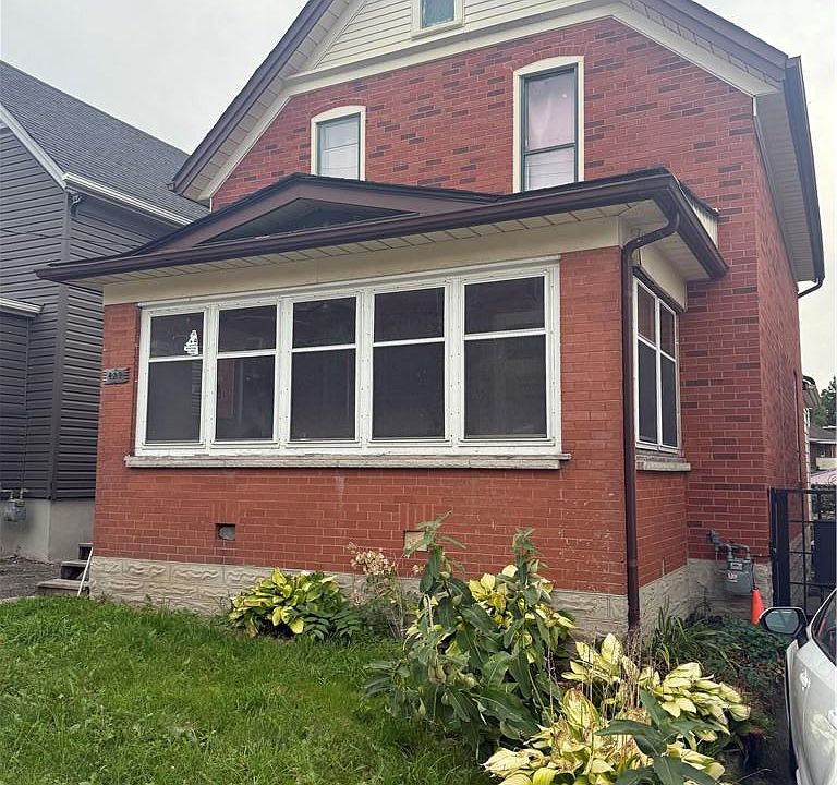 1st image of 429 Park St