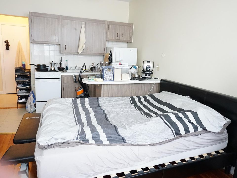 2nd image of 1120 Commonwealth Ave #6XR