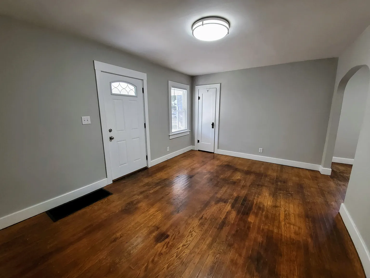 3 bed, $2,697 — Photo 2
