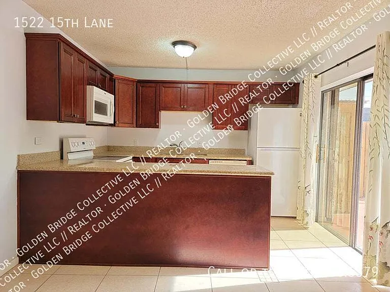 1522 15th Ln — Photo 3