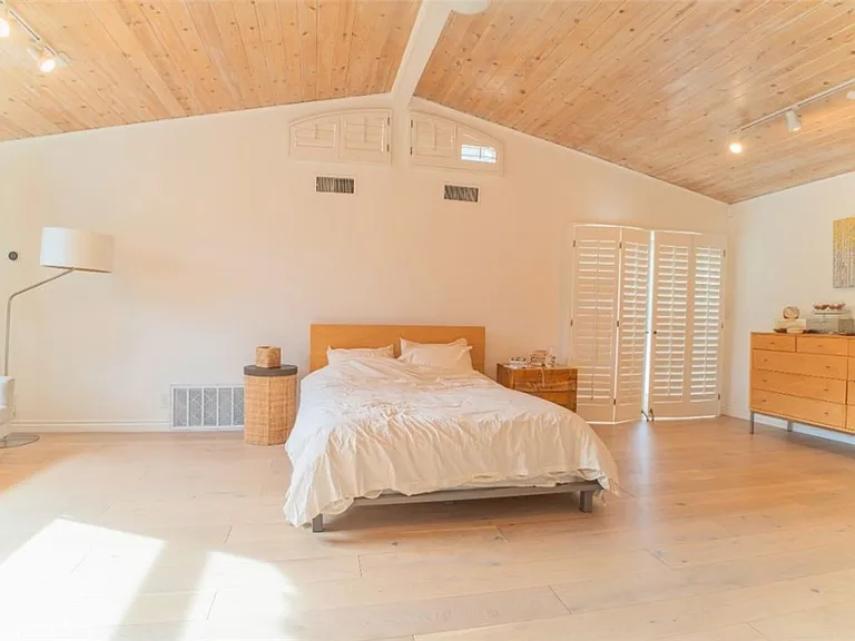 5179 Canoga Ave — Photo 15