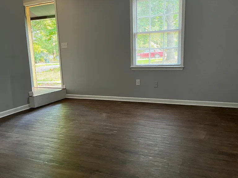 255 Jockey Club Dr — Photo 3