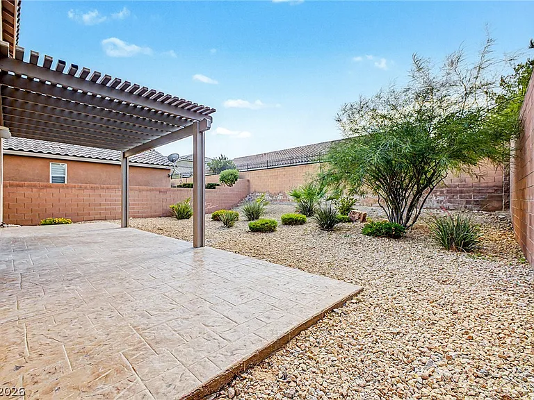 10907 Castle Fountain St — Photo 33