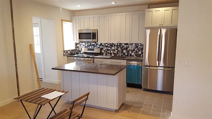 Rented by Basilious Vassos, LREB | media 13