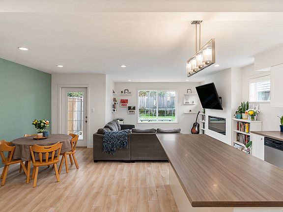 3rd image of 9527 Sharples Rd