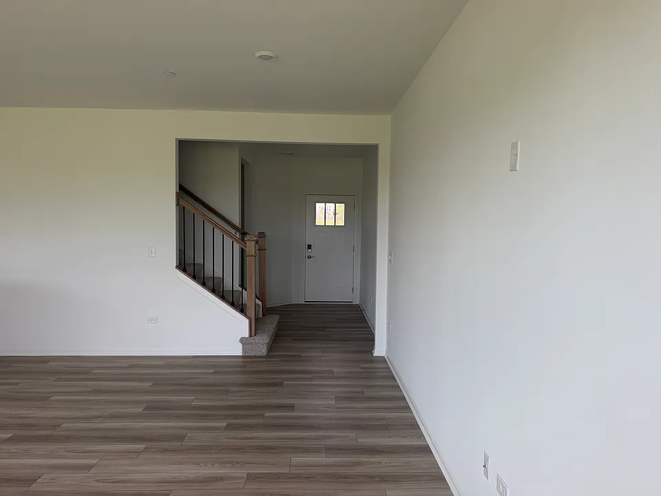 1019 Shagbark Ln #1019