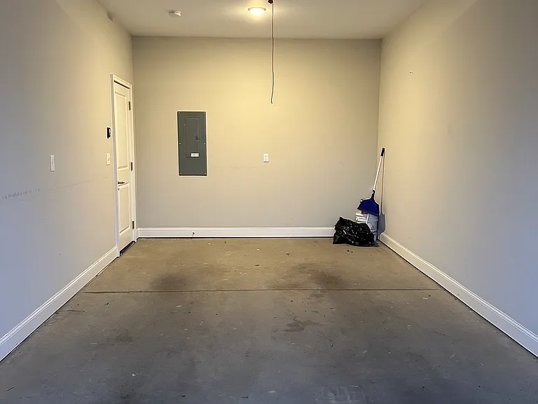 225 Harper Village Way — Photo 20