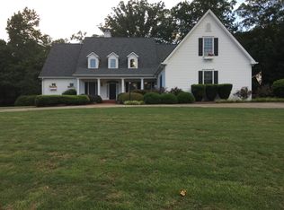 466 Bonnie Pearl Ln, Cleveland, GA 30528