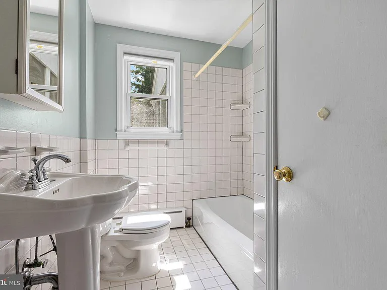 182 Linden Ln — Photo 11