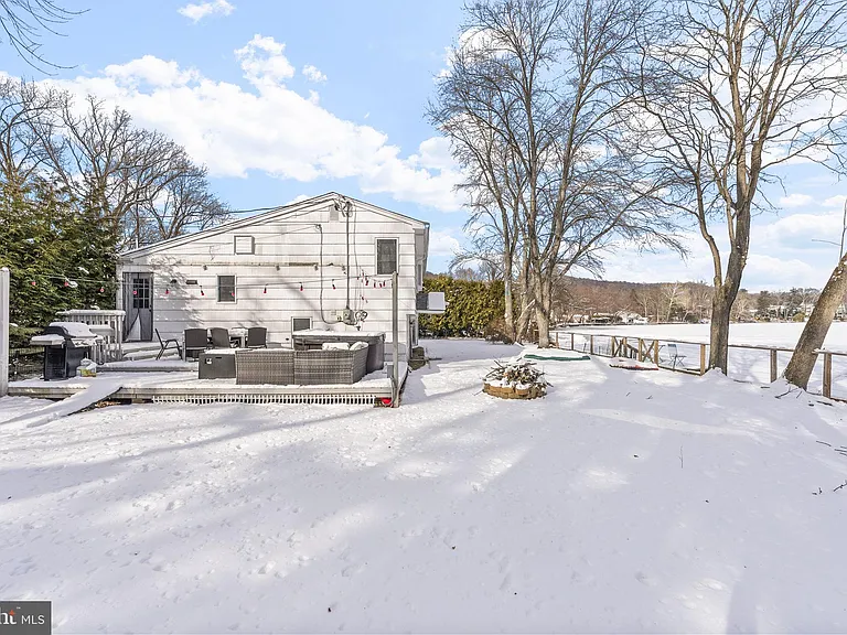 191 Lakeshore Dr — Photo 26