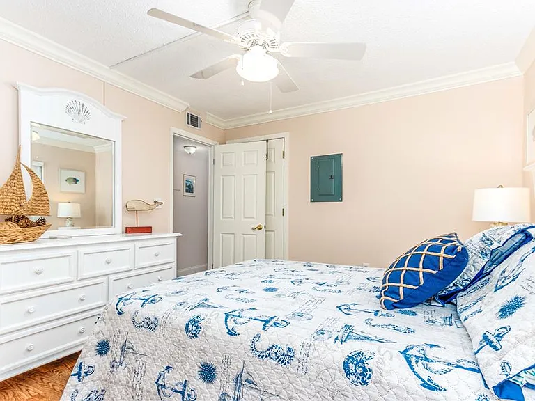 1270 Gulf Blvd #708 — Photo 18
