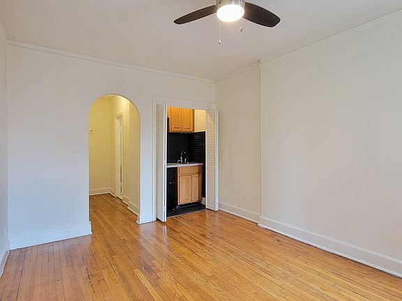 2nd image of 225 W 15th St APT 1A