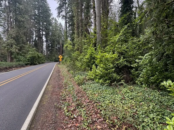 Clackamas River Dr, Oregon City, OR 97045