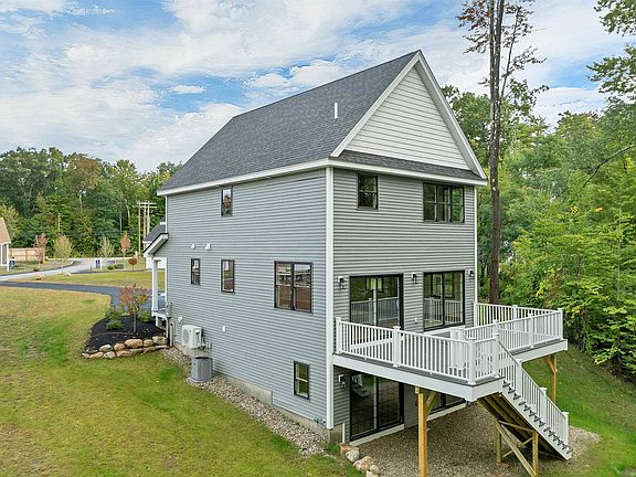 5th image of 285 Sterling Drive