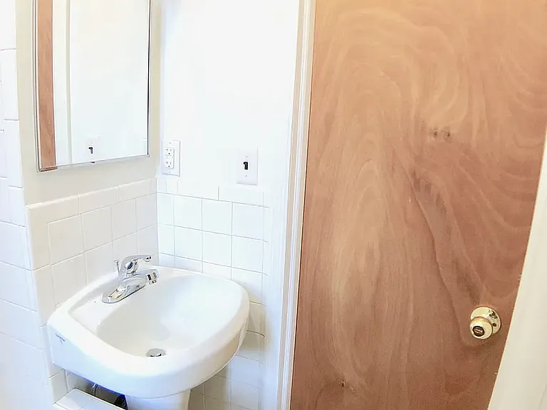 145 S 4th St #18 — Photo 10