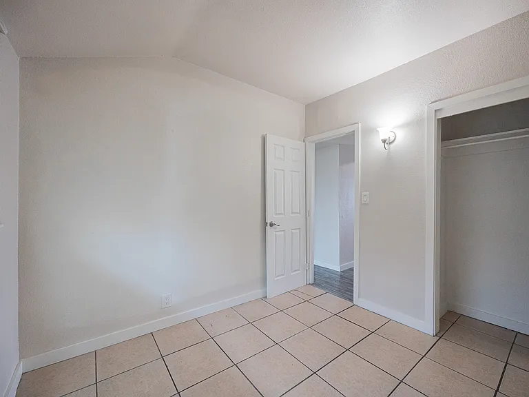 864 E Chandler Blvd, Chandler Az — Photo 13