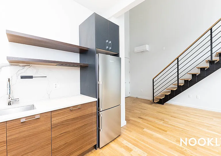 45-57 Davis St #917 — Photo 8