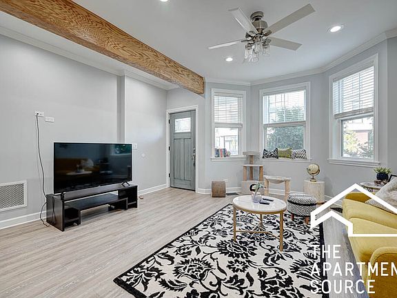 4th image of 3707 W Belmont Ave #1