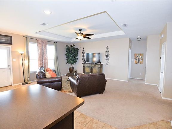 4th image of 825 Underhill Dr