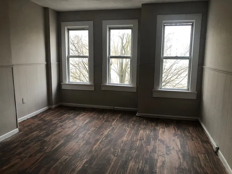 2221 E Preston St — Photo 11