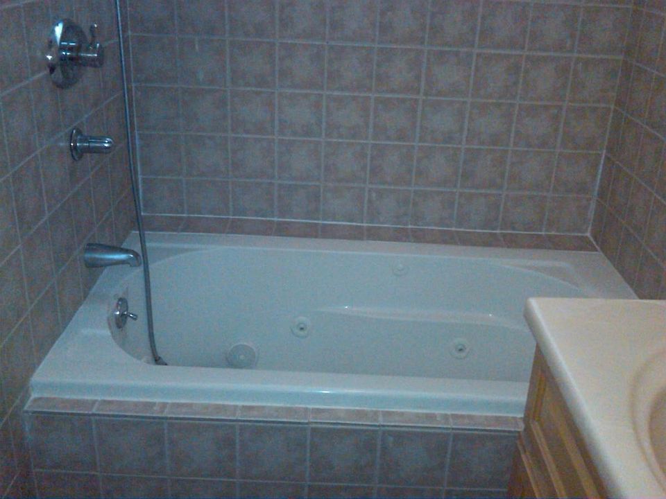 2nd image of 27 Sutherland Rd #1MA