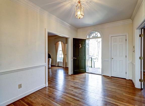 4th image of 9705 Cragmont Dr