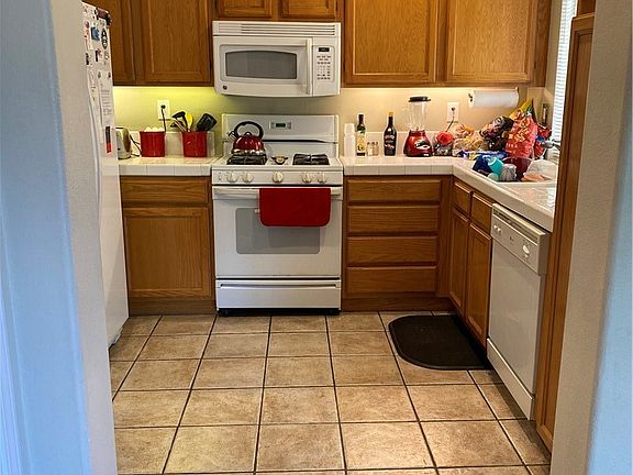 4th image of 25438 Parkwood Ln
