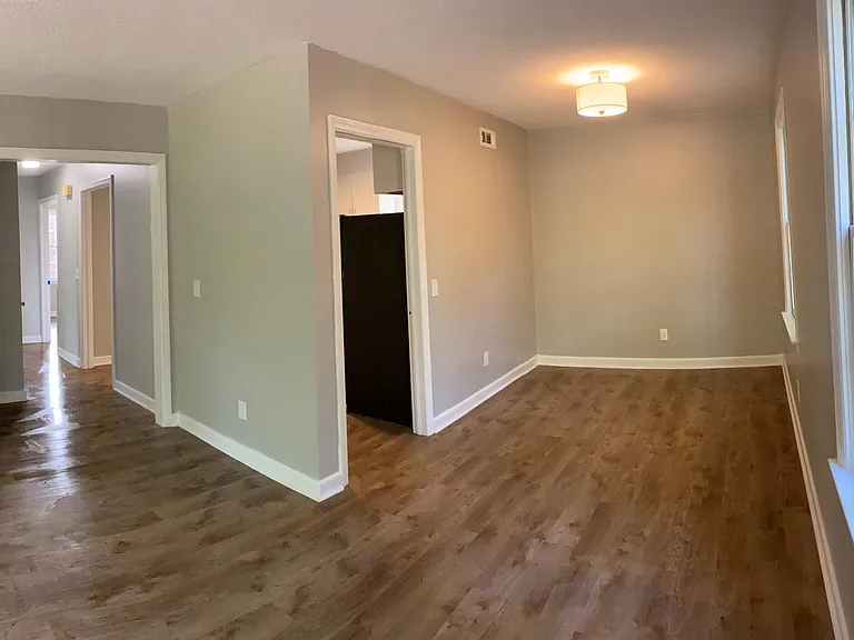 1412 Brennen Rd — Photo 6