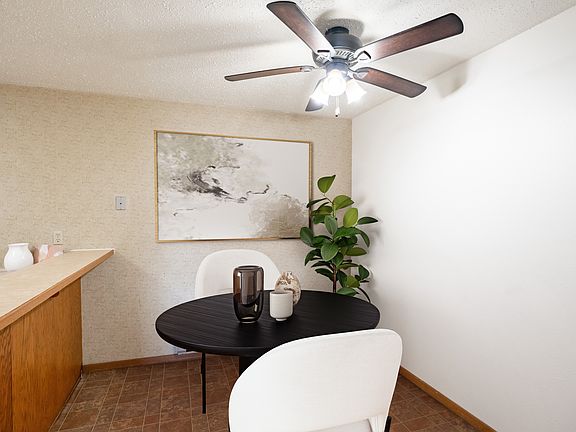 Fargo, ND Cedar Pointe Apartments | Dining
