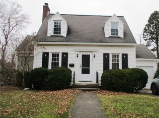 119 Chesterfield Dr, Rochester, NY 14612