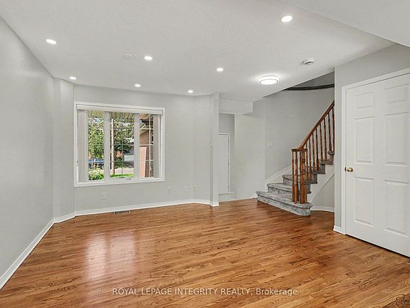 5th image of 15 Angus Dr