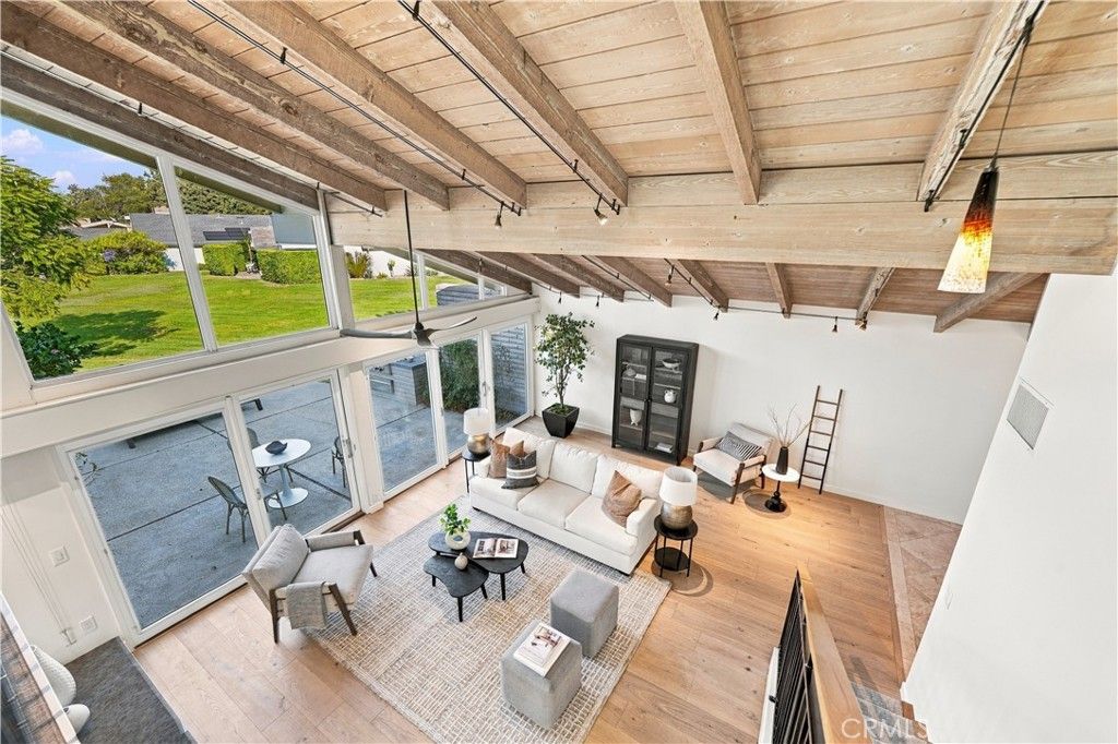 4220 N Virginia Vista 3