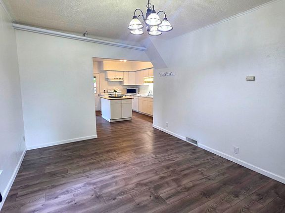 5th image of 246 N Elm St