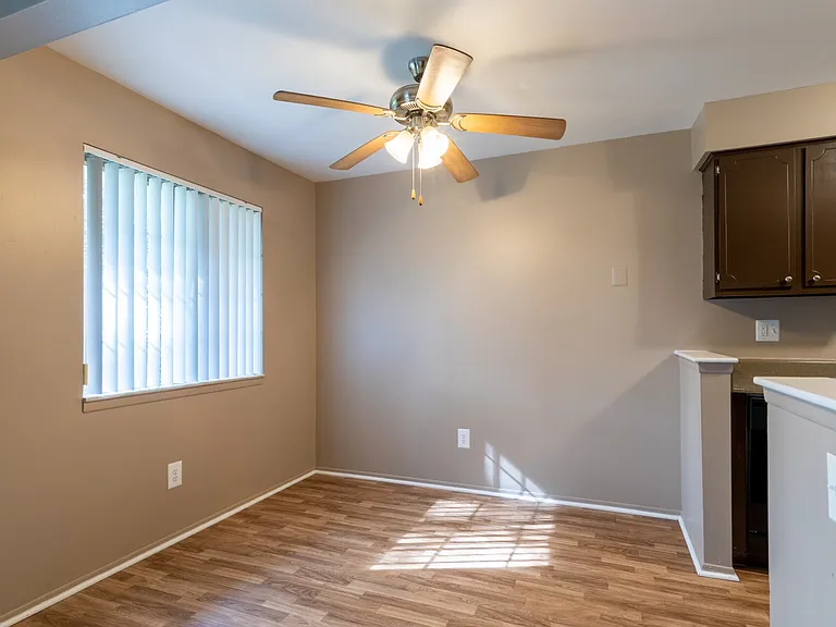 Gibraltar Pointe Apartments — Photo 9