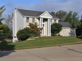 16423 Centerpointe Dr, Grover, MO 63040