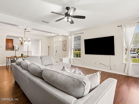 3rd image of 4134 HIGHWOOD Drive