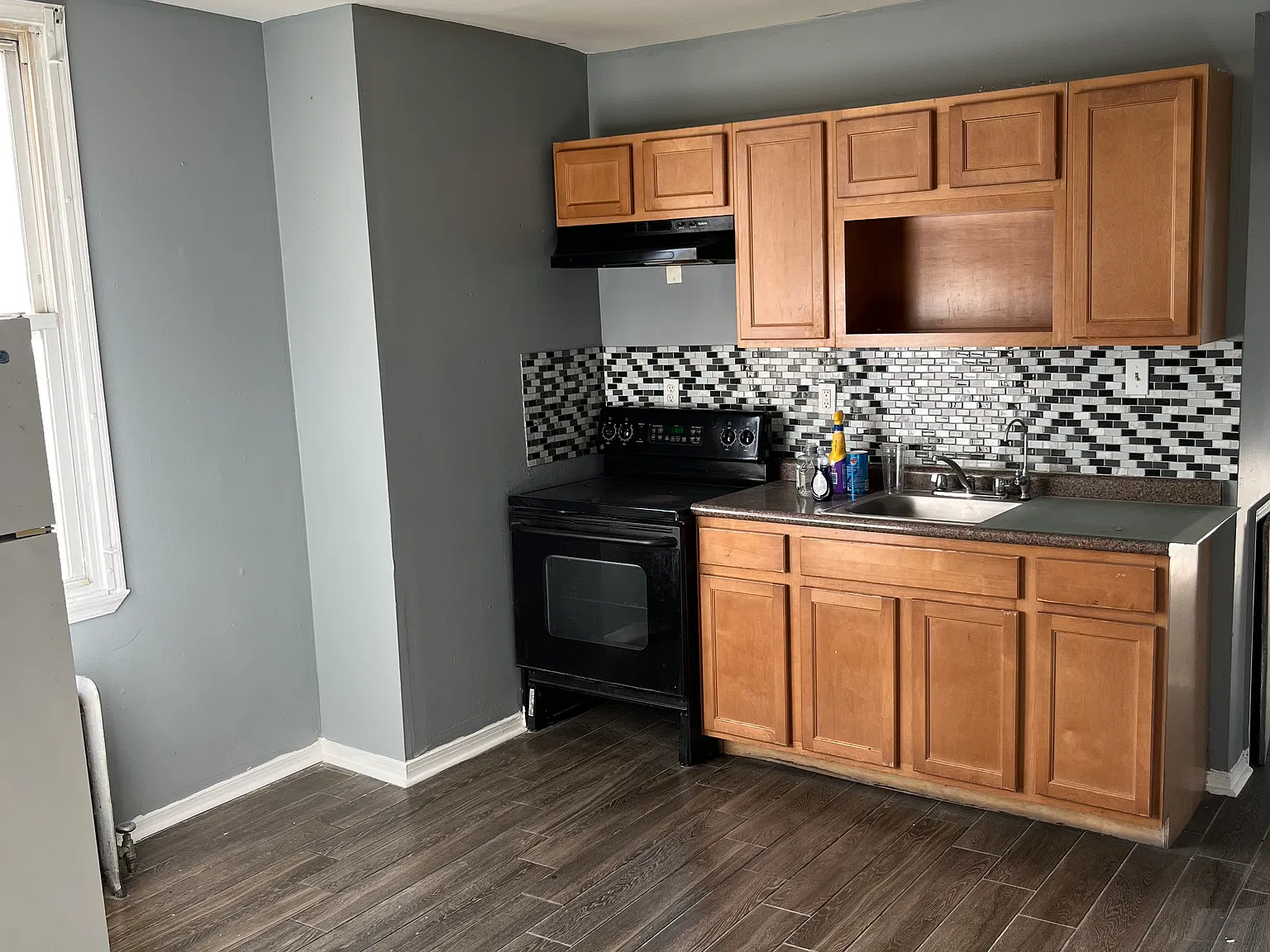 2 bed, 896 sqft, $1,100 — Photo 2