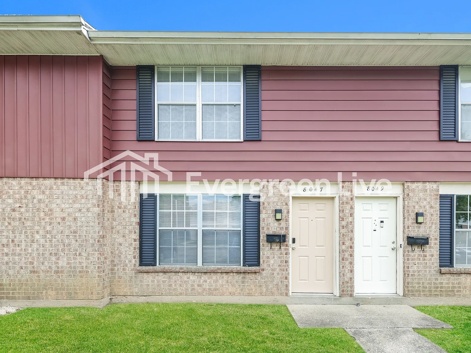 2 bed, 1.5 bath, 1094 sqft, $995 — Photo 1