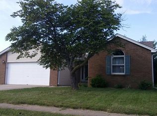 2730 Cedarridge Dr, Columbus, IN 47203