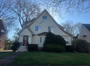 531 Sunset View Dr, Akron, OH