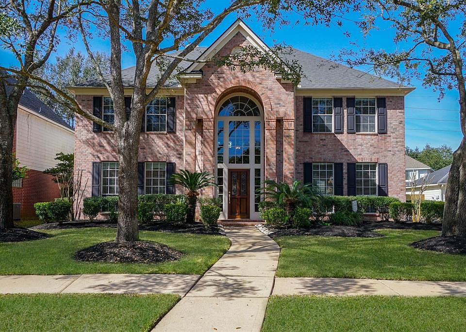 Welcome to 13407 Oak Alley Lane in beautiful Coles Crossing!