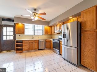 1106 Pierce St, Philadelphia, PA 19148