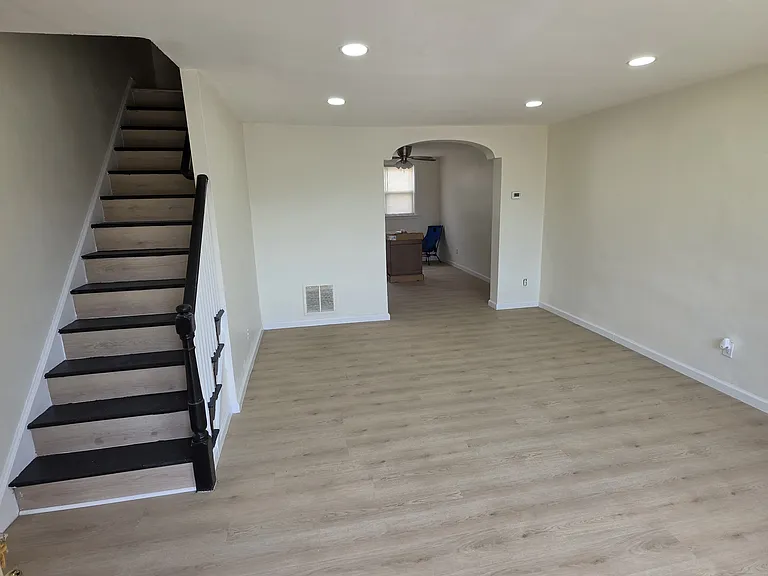 5449 Claridge St — Photo 2