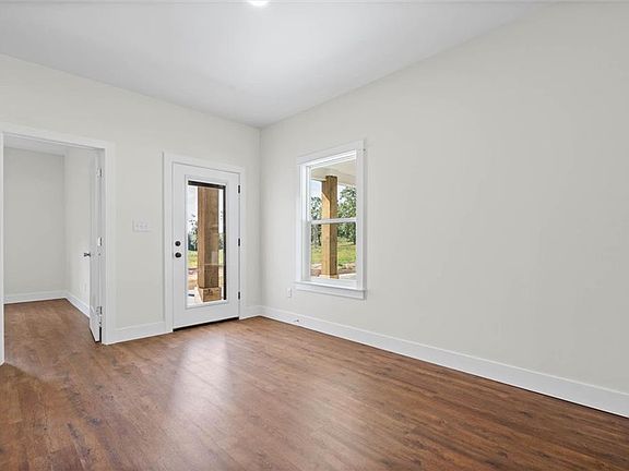 5th image of 1357 Salco Rd W