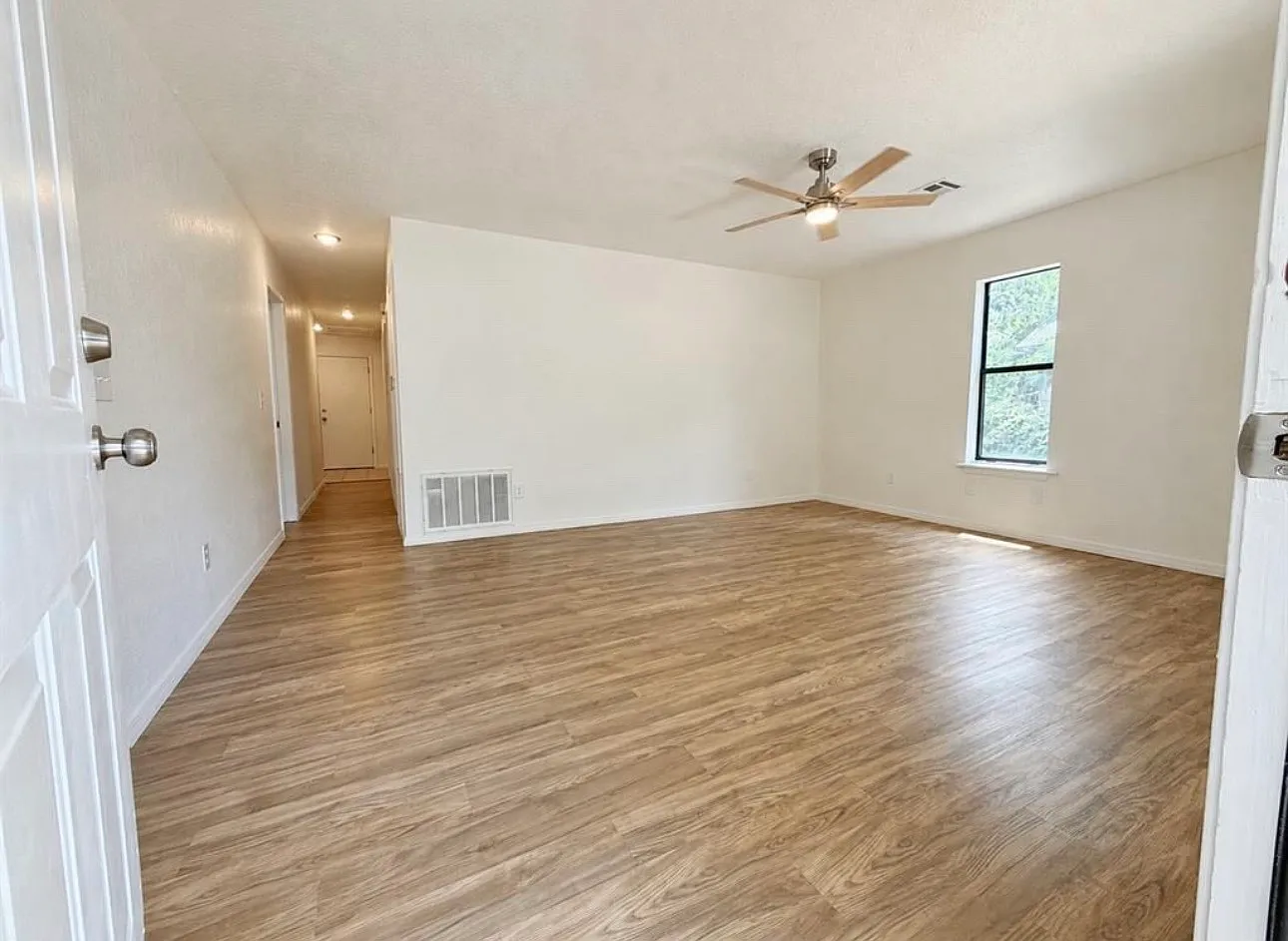 2 bed, 1200 sqft, $1,400 — Photo 2