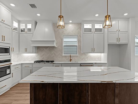 The Camellia - Kitchen